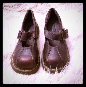 Looks like new size 10 Doc Martens w buckle strap